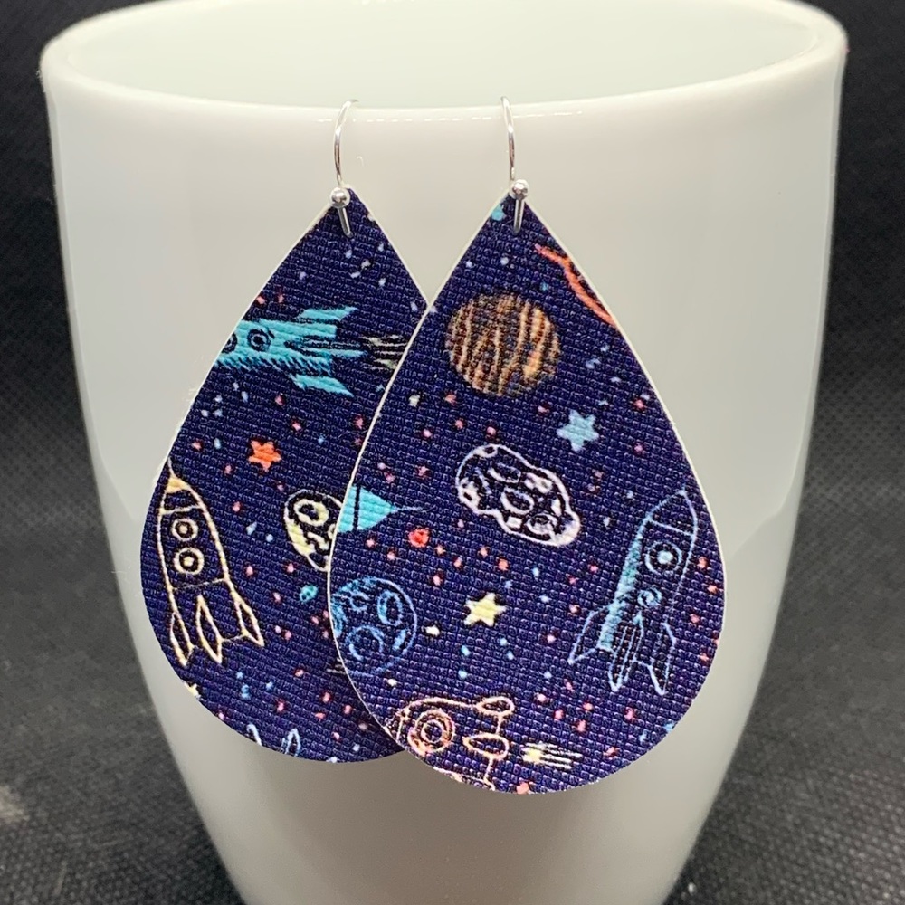 ⭐️2 FOR $10⭐️ Outer space